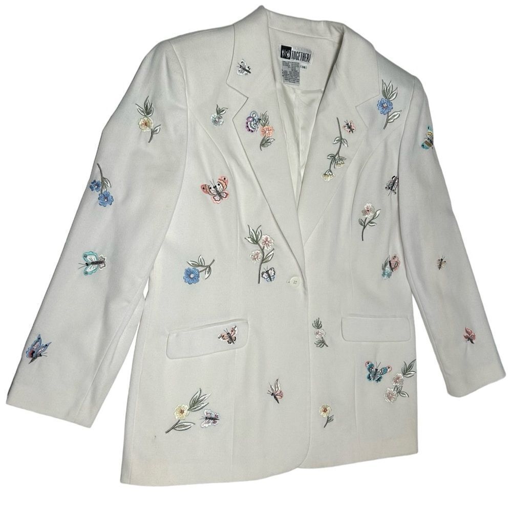 Vintage Together! White Floral Blazer with Embroidered Flowers Butterflies Cute